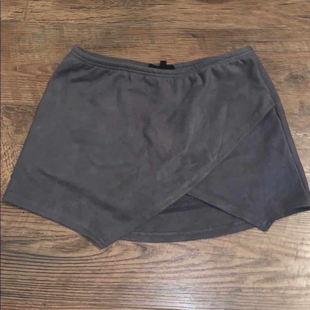 Olivaceous skort